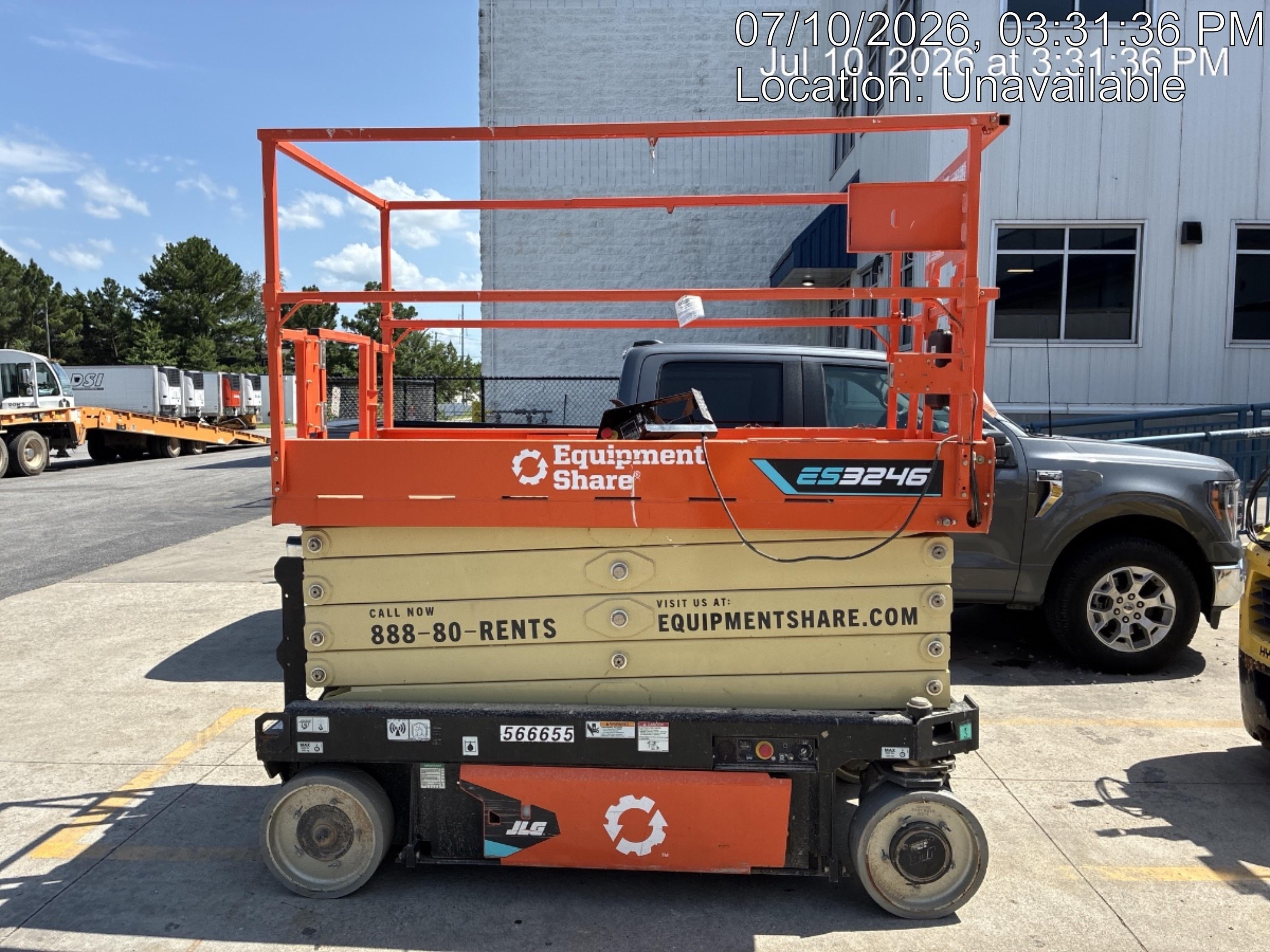 2025 JLG ES3246