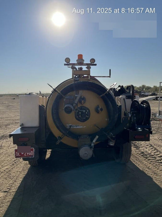 2021 Vac-Tron LP573XDT T4 Koehler Diesel Engine, 500 Gallon Debris Tank, x2 100 Gallon Water Tanks