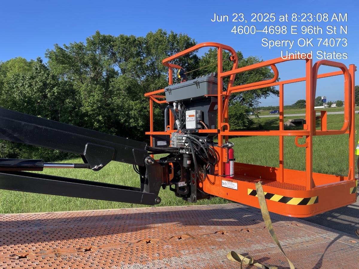 2025 JLG 660SJ