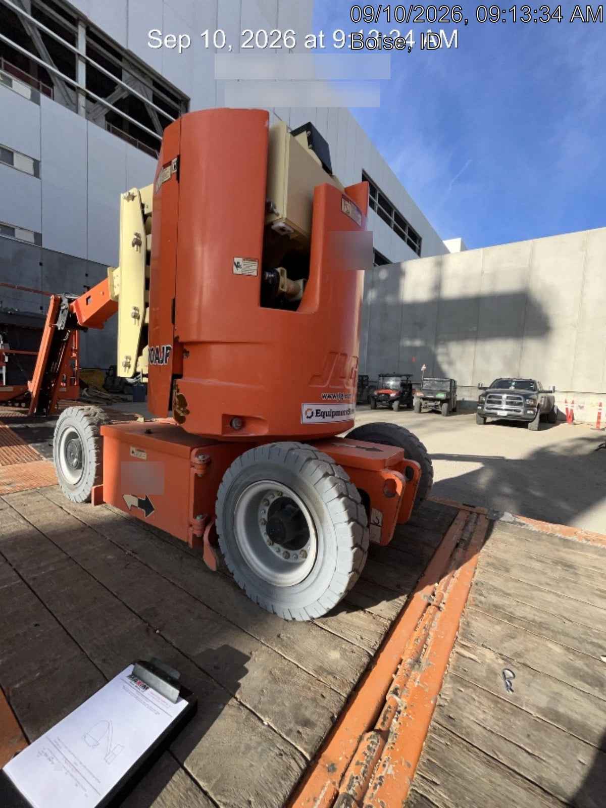 2019 JLG E300AJP