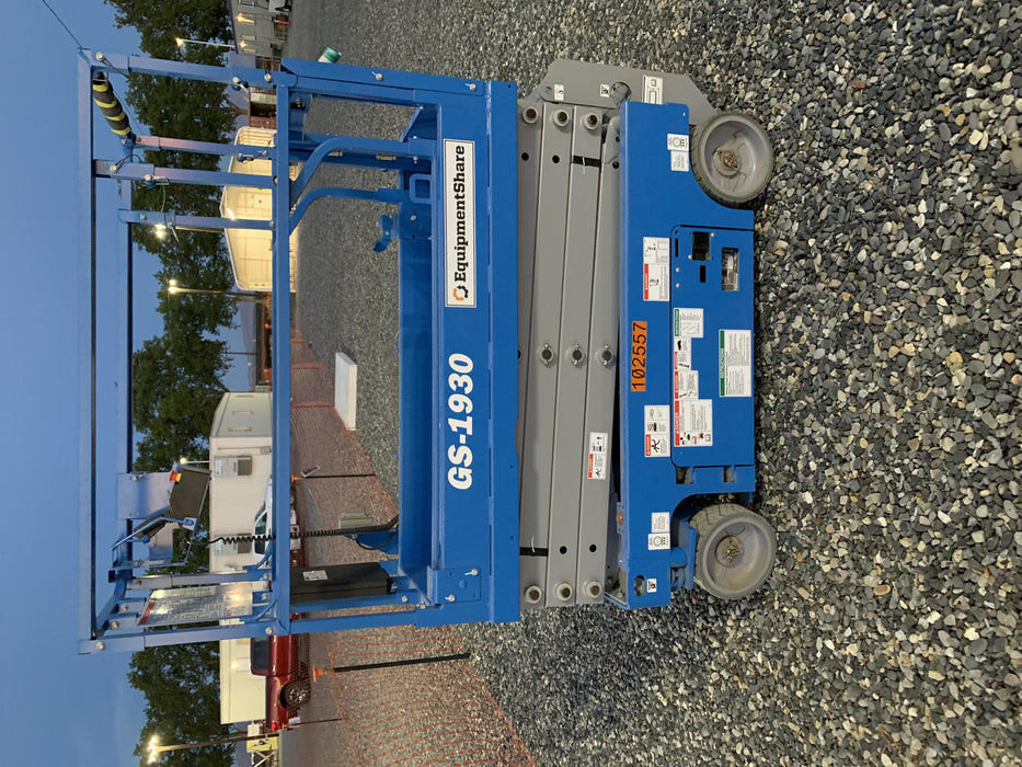 2020 Genie GS-1930 Solid Non Marking Tires, Beacon, Folding rails with half height swing gate, 800W Inverter