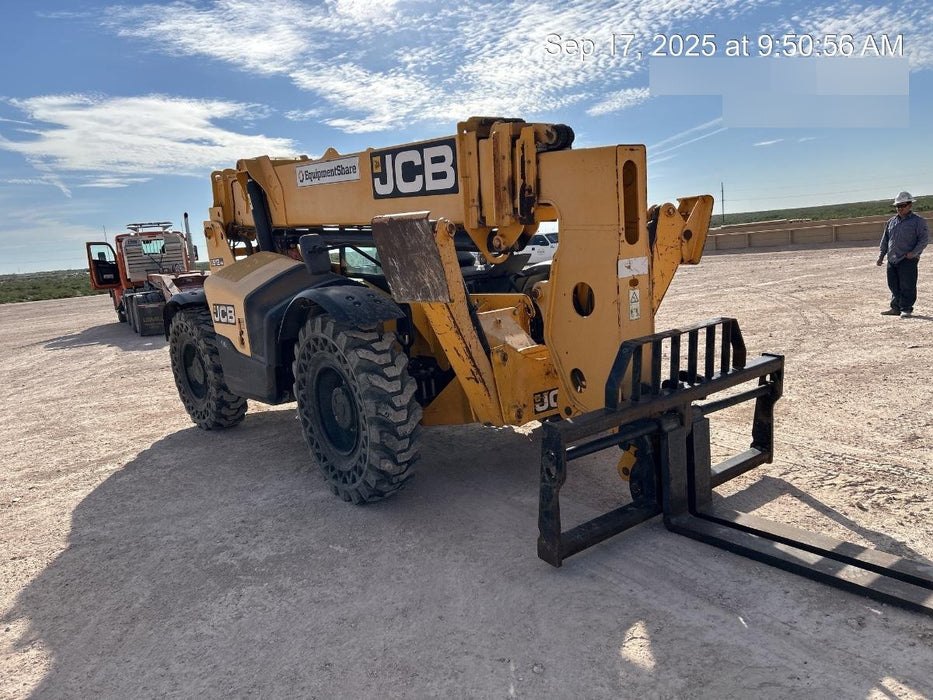 2020 JCB 512-56 Canopy, 74 HP, Solid Tires, STD Worklight, Beacon, Aux Hydraulics, Lifting Eye, Backup Alarm w/66" Carriage, 60" Forks