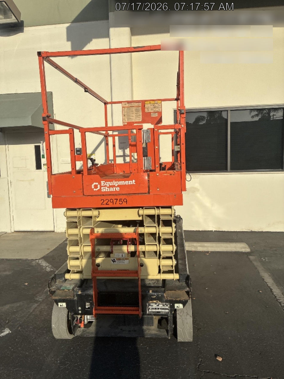 2022 JLG ES3246