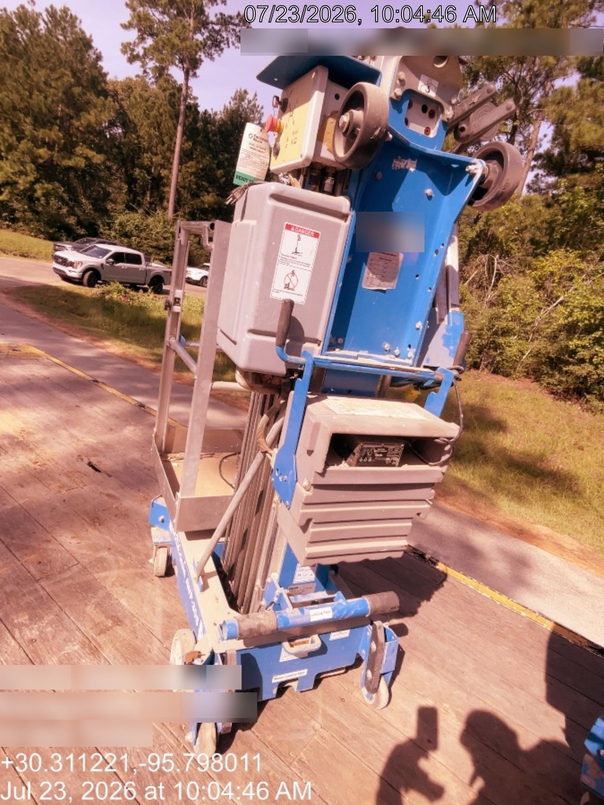 2019 GENIE AWP-30S