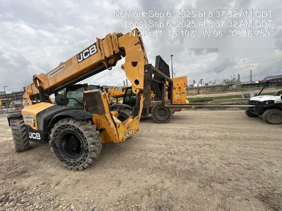 2019 JCB 510-56 74 HP w/CAB/HVAC, Beacon, Worklights, Aux Hydraulics, Solid Tires w/72" Carriage/60" Forks