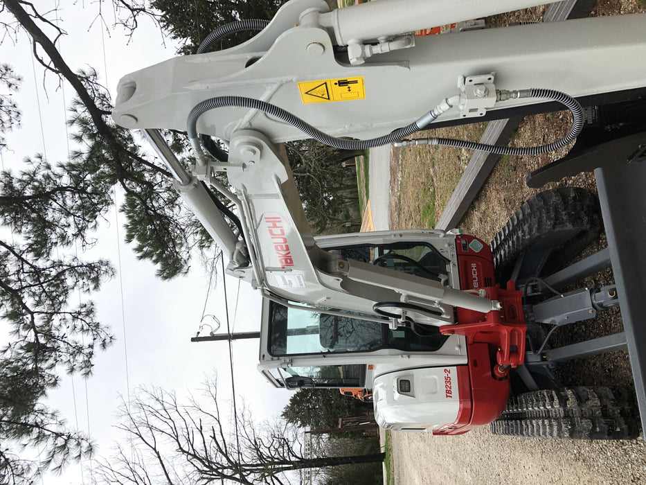 2020 TAKEUCHI TB235-2CR