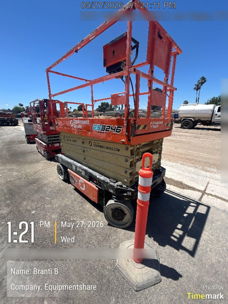 2022 JLG ES3246