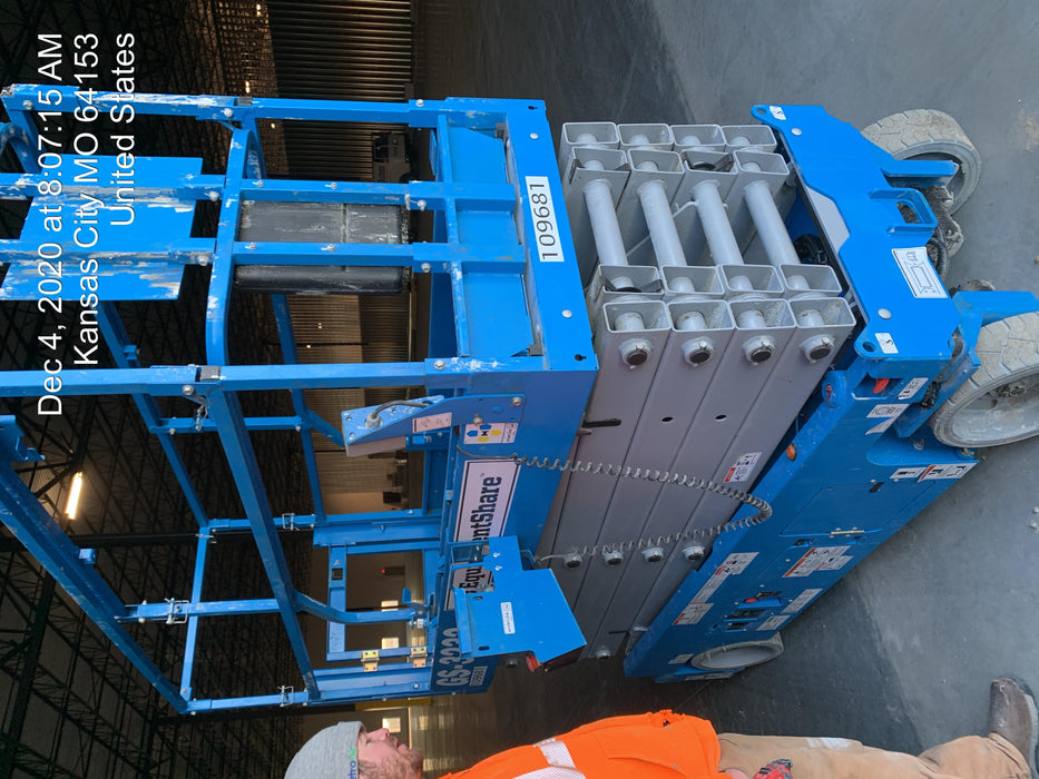 2020 Genie GS-3232 Standard, Folding half height swing gate