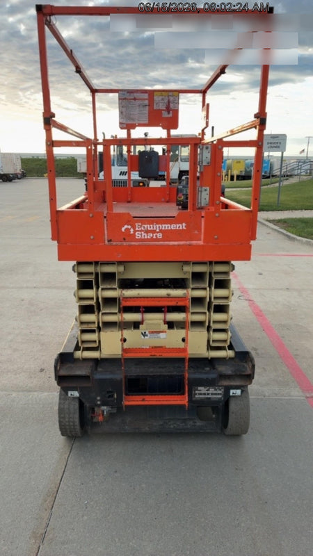 2022 JLG ES3246