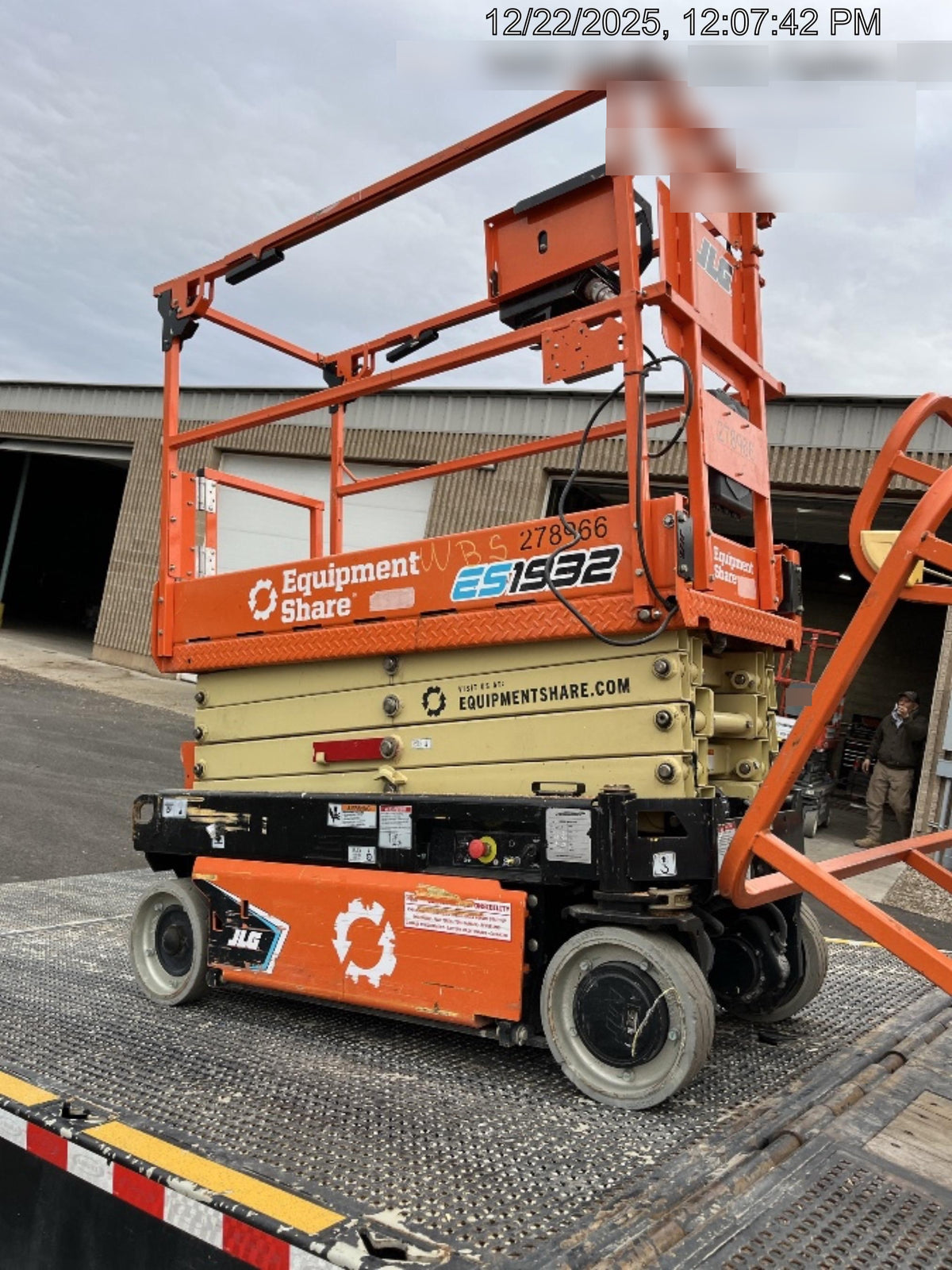 2022 JLG ES1932