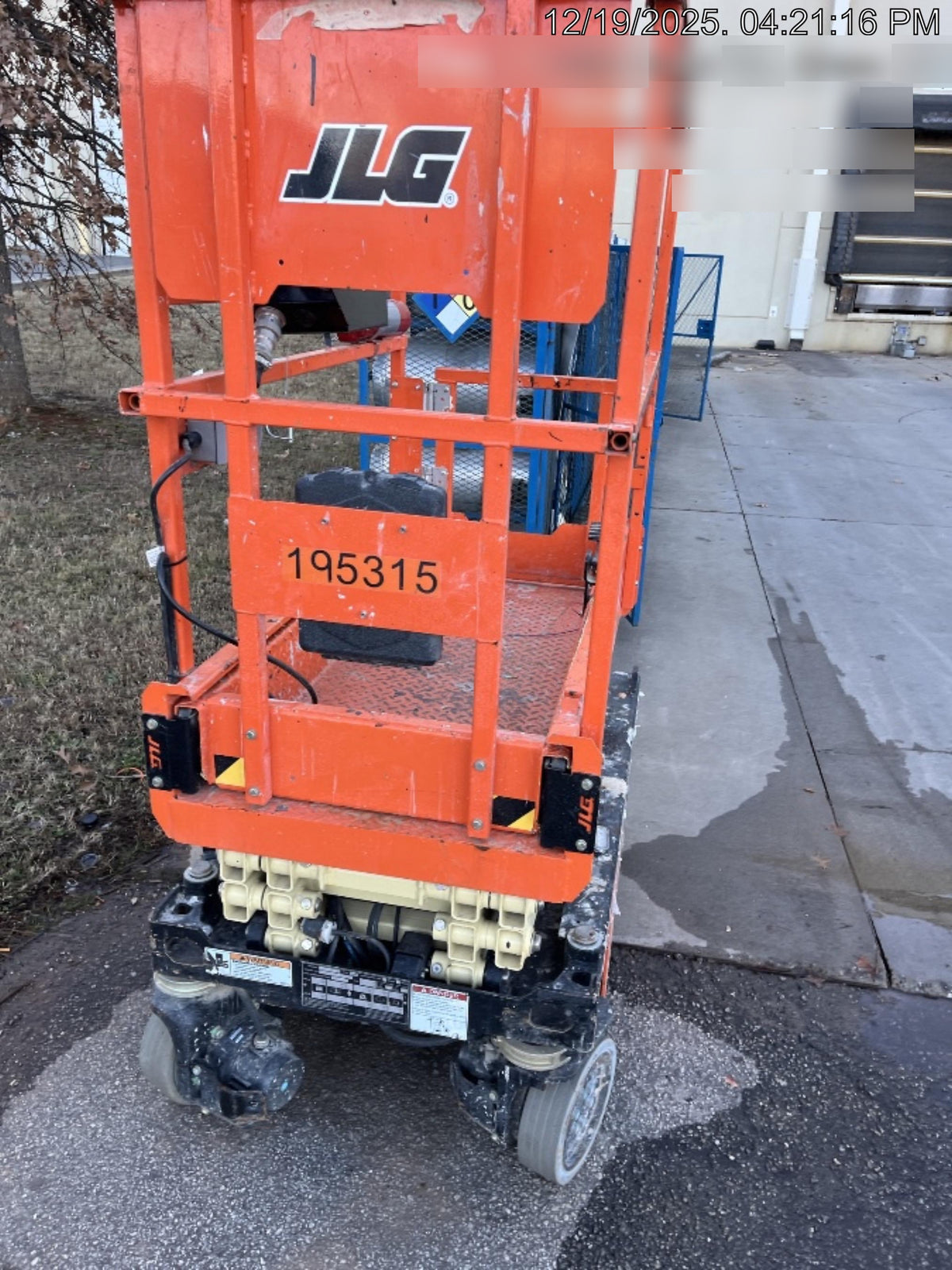 2021 JLG ES1330L