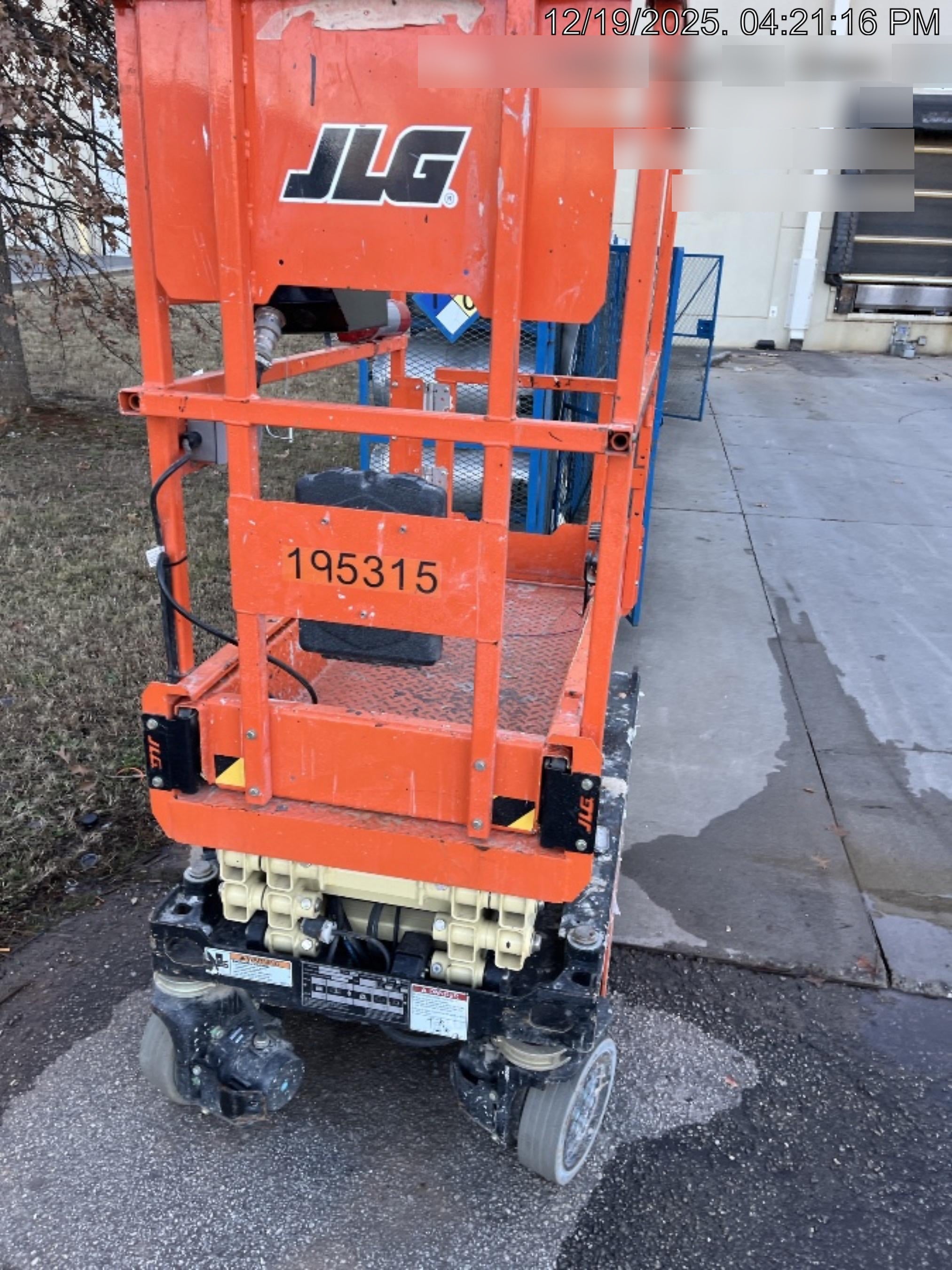 2021 JLG ES1330L