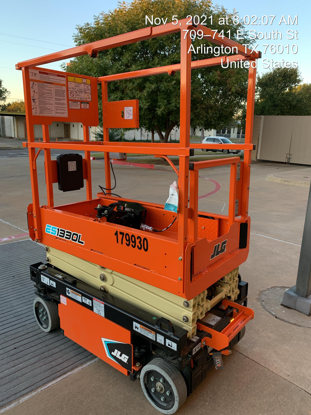 2021 JLG ES1330L