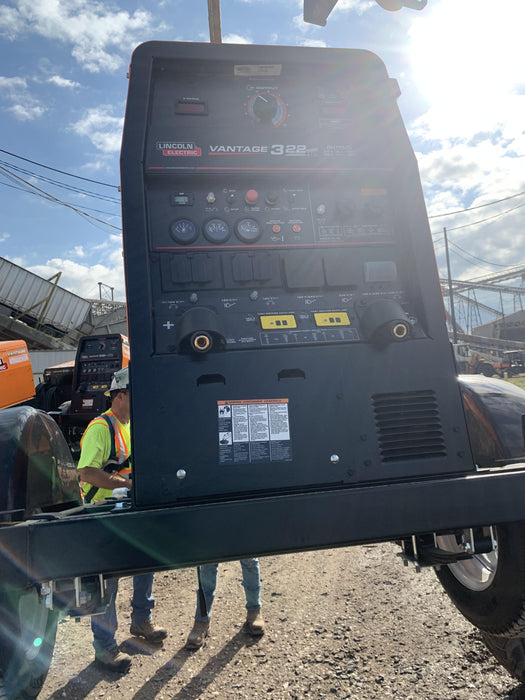 2021 Lincoln Electric Vantage 322 Vantage 322 Ready Pak 3 w/ Decals, ORANGE (includes trailer, cable rack, fender light kit) NO Telematics