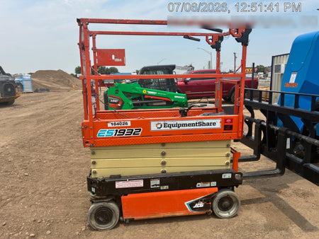 2021 JLG ES1932