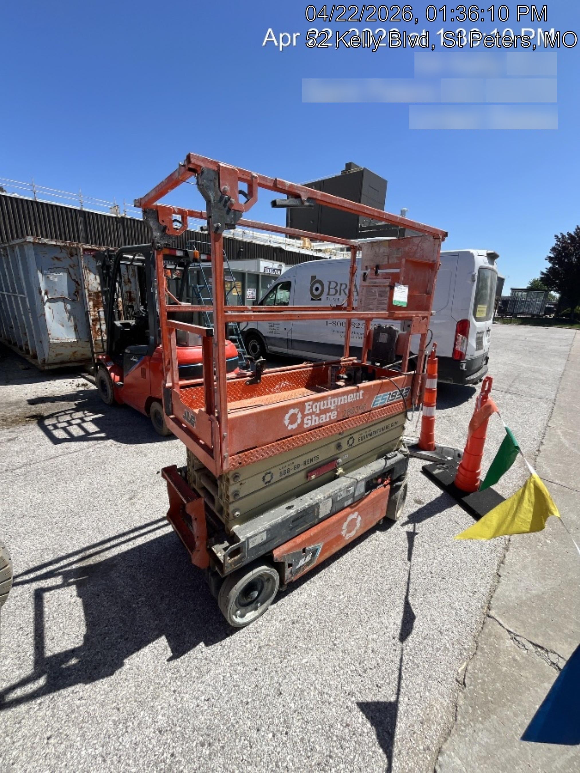 2022 JLG ES1932