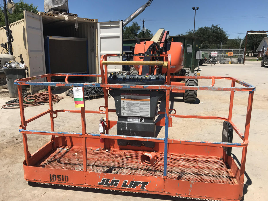 2019 JLG 600AJ