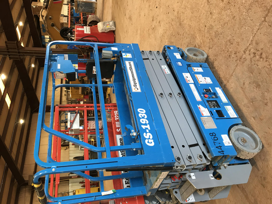 2019 Genie GS-1930 Fixed rails with chain Entry