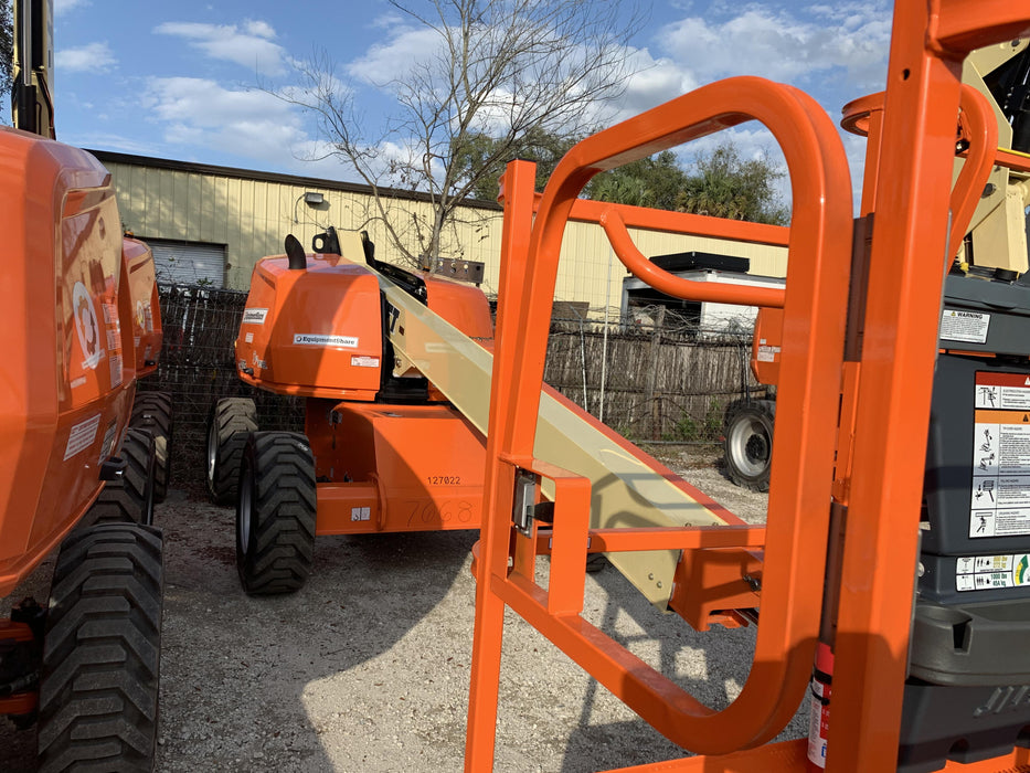 2021 JLG 400S
