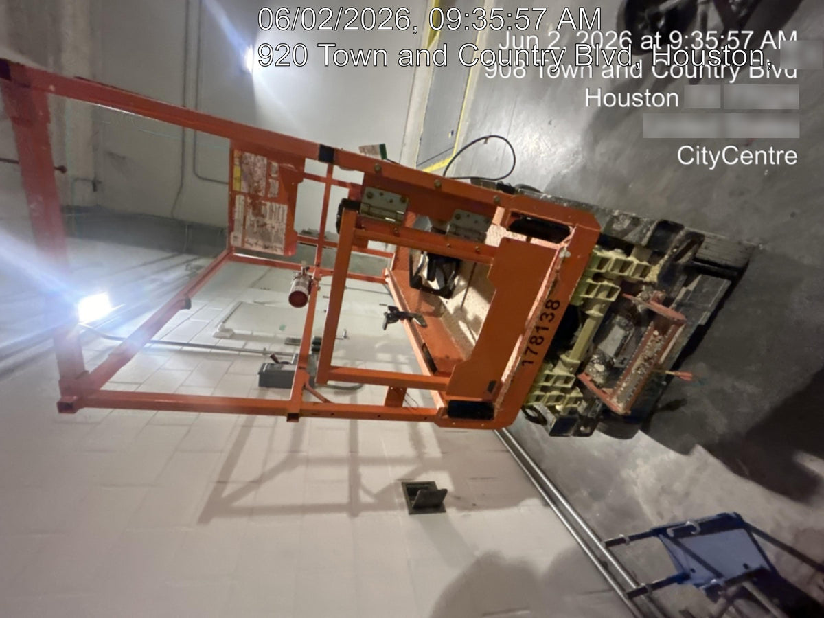 2021 JLG ES1330L