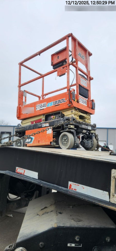 2022 JLG ES1330L