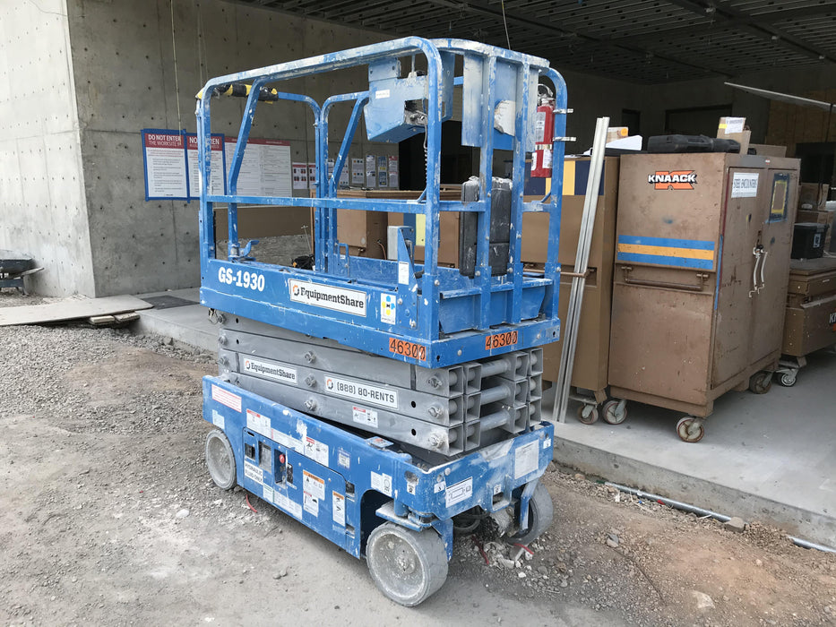 2019 Genie GS-1930 Fixed rails with chain Entry