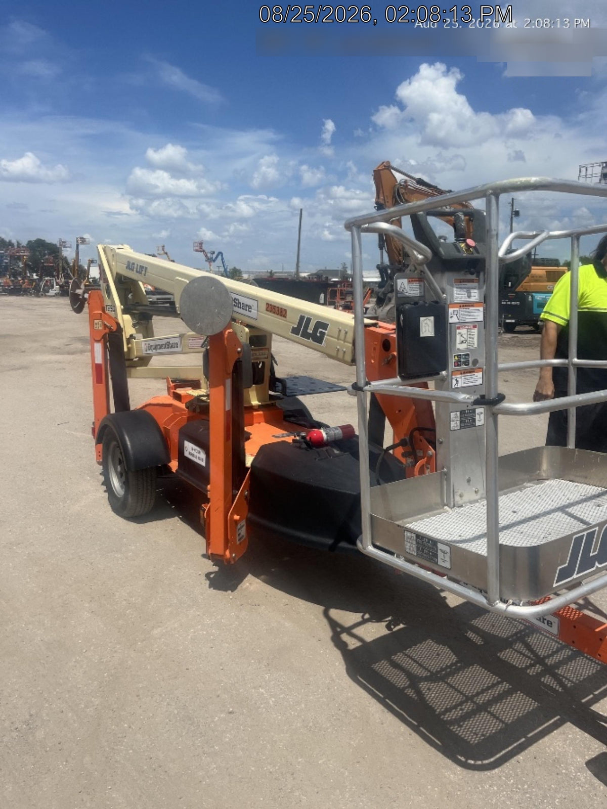 2022 JLG T350