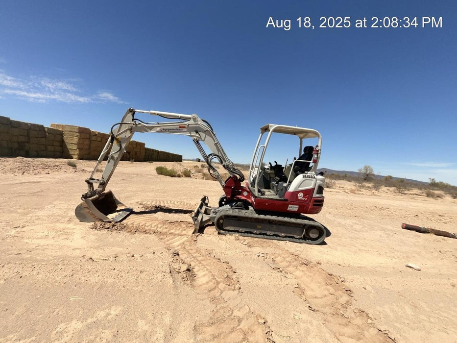 2021 TAKEUCHI TB250-2