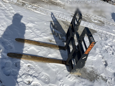 2025 ARROW MATERIAL HANDLING 24" Pallet Fork Frame