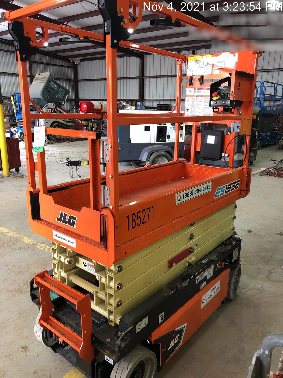 2021 JLG ES1932