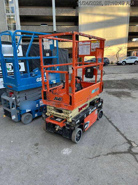 2022 JLG ES1330L