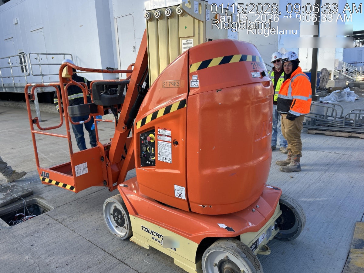 2022 JLG 26E