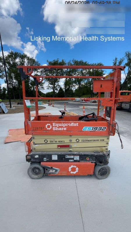 2022 JLG ES1932