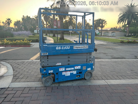 2020 Genie GS-1930 Solid Non Marking Tires, Beacon, Folding rails with half height swing gate, 800W Inverter