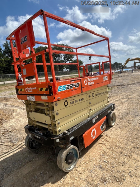 2023 JLG ES3246