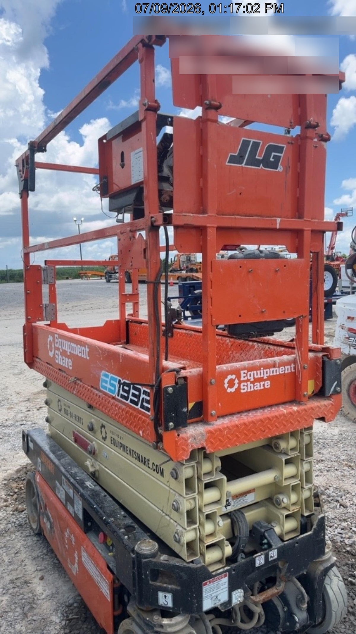 2024 JLG ES1932