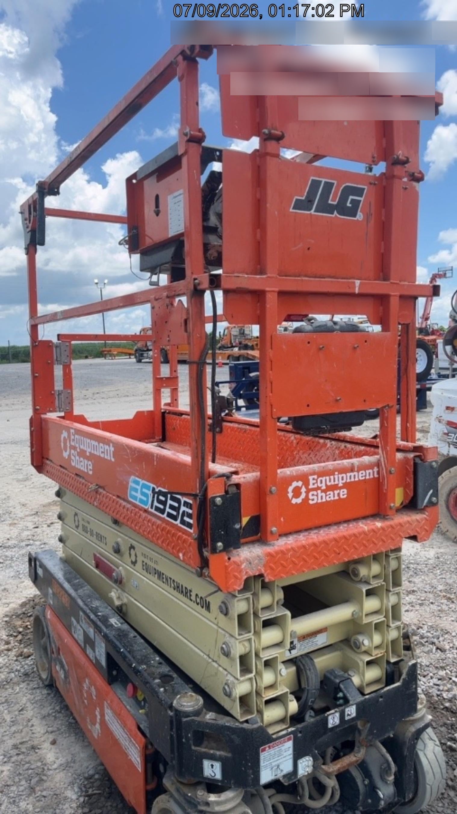 2024 JLG ES1932