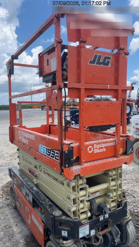 2024 JLG ES1932