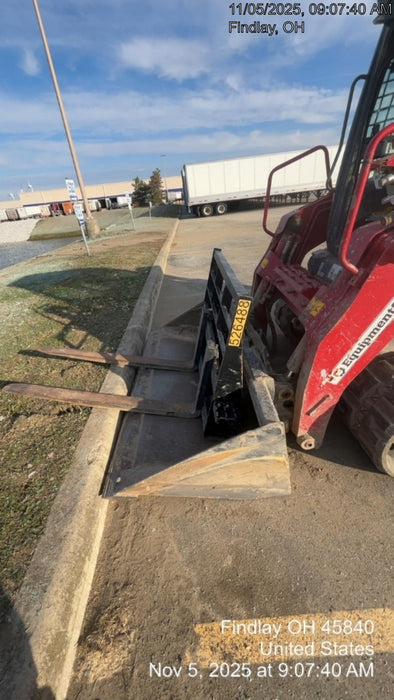 2025 ARROW MATERIAL HANDLING 48" Pallet Forks - Arrow