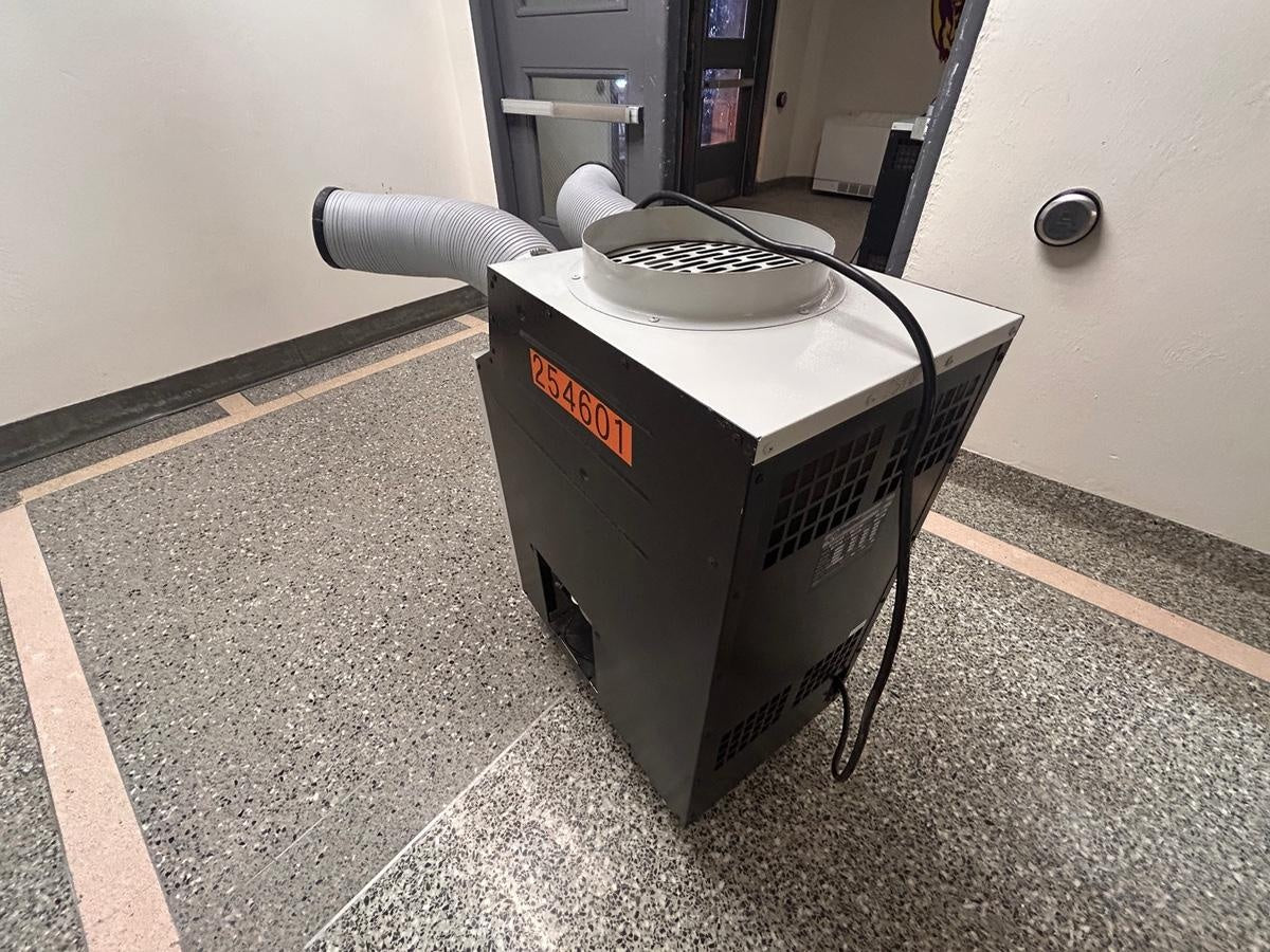 2022 KWIKOOL KPAC1811-2