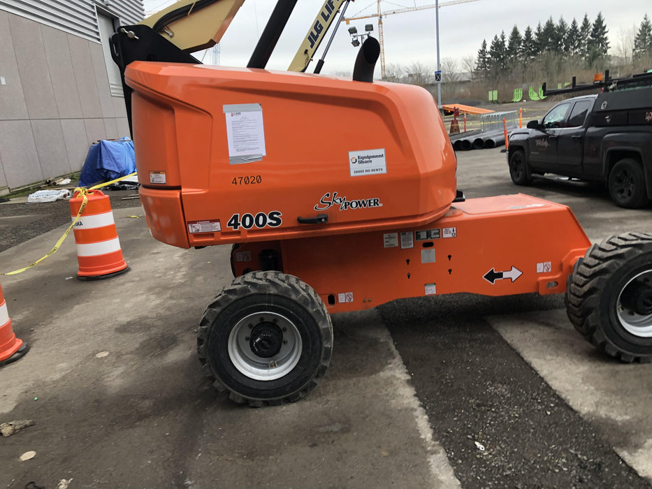 2019 JLG 400S