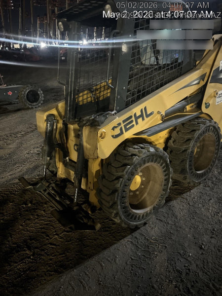 2016 GEHL R135