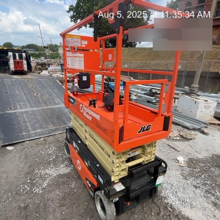 2025 JLG ES1932