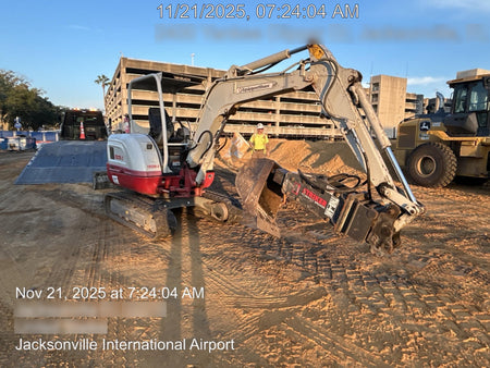 2022 TAKEUCHI TB235-2R