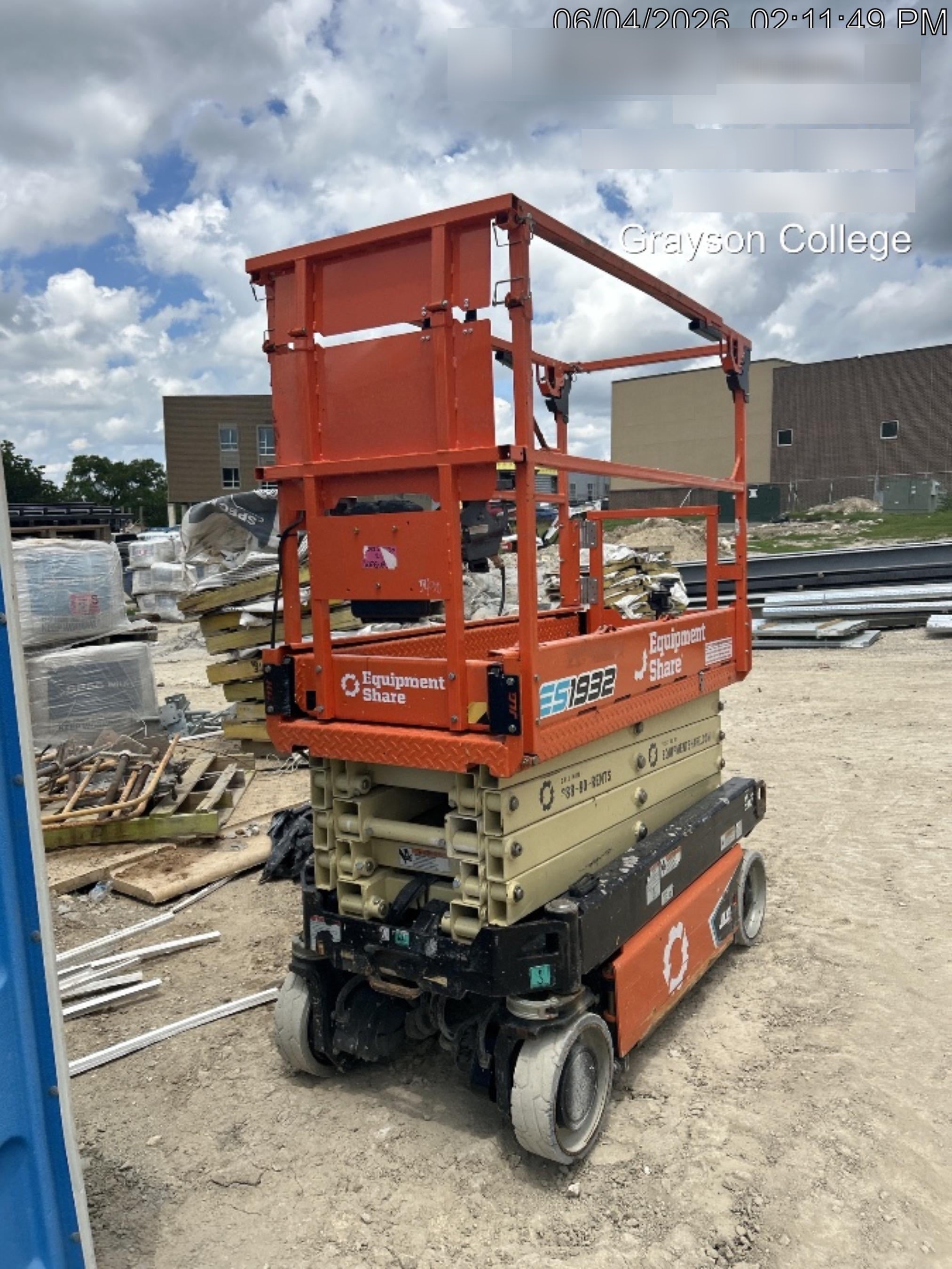 2022 JLG ES1932