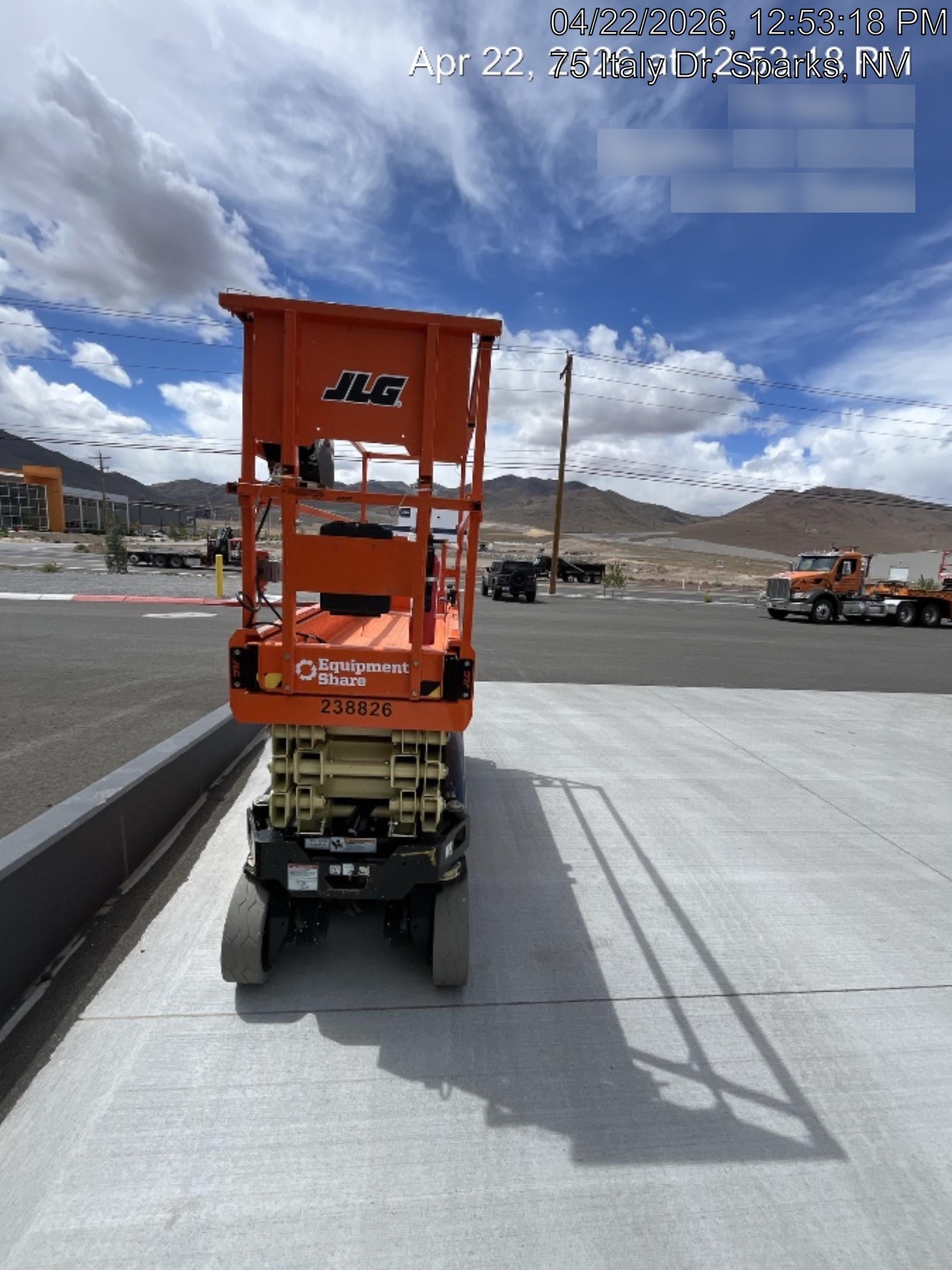 2022 JLG ES2632