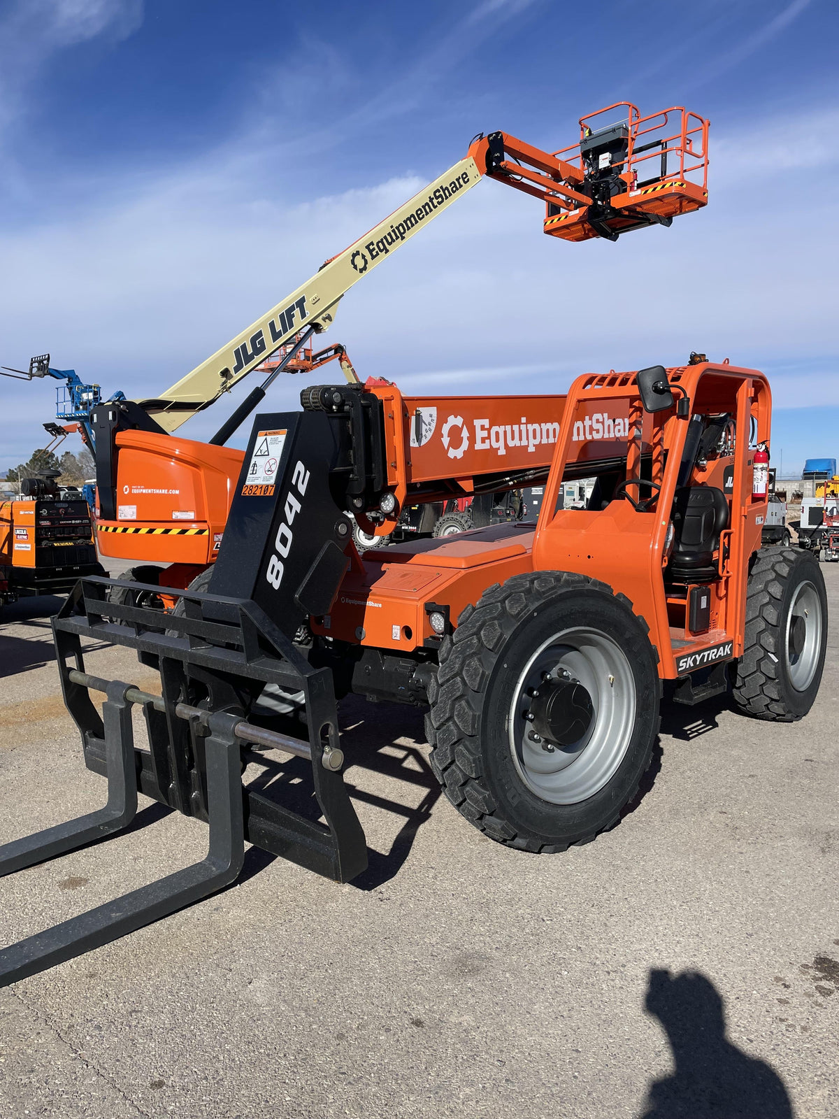 2022 SKYTRAK 8042