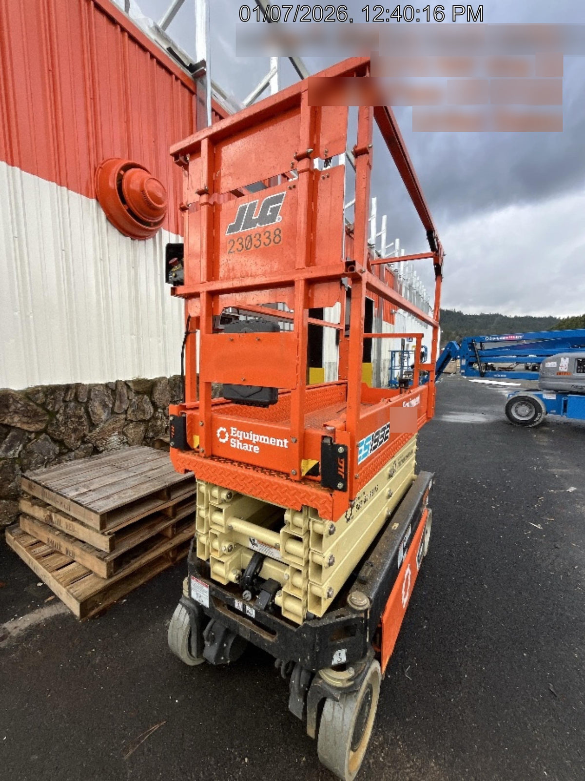 2022 JLG ES1932