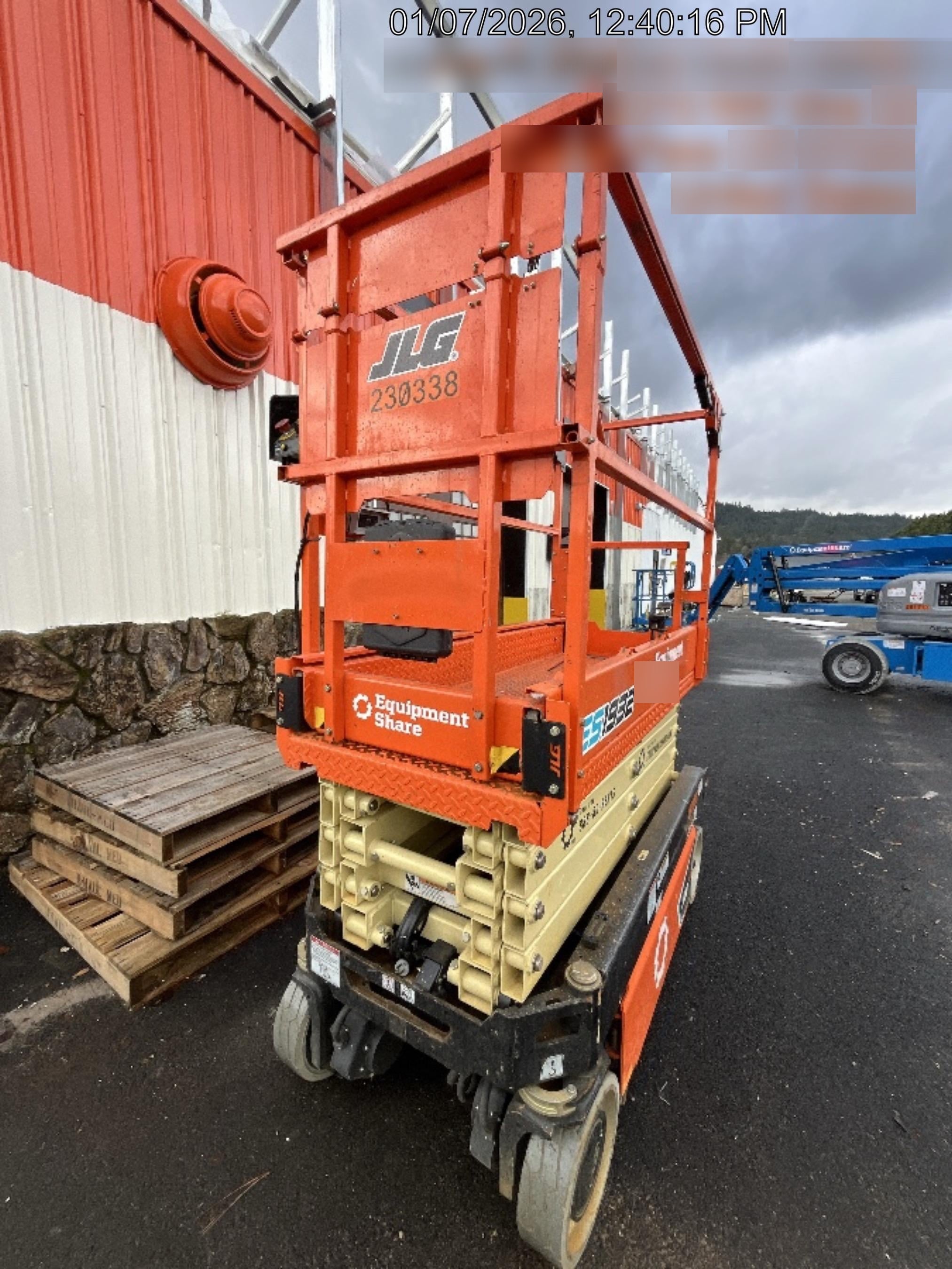 2022 JLG ES1932
