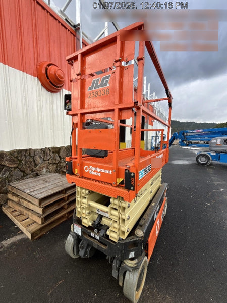 2022 JLG ES1932